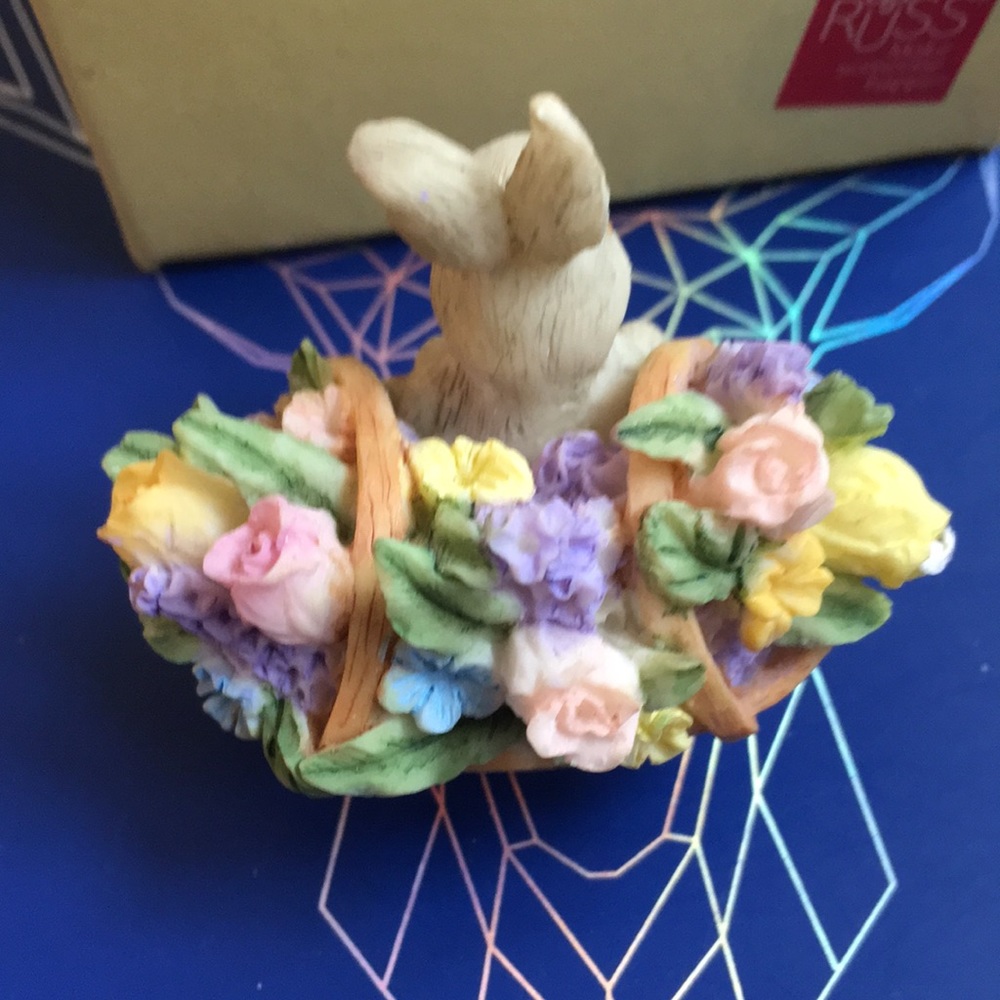 NWOT Vintage 1990s Russ handpainted bunny figurine - Picture 3 of 5